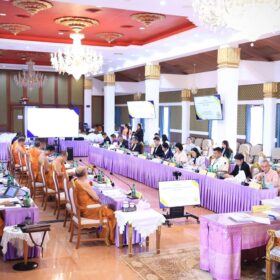 พระพรหมบัณฑิต ประธานกรรมการเผยแผ่พระพุทธศาสนาแห่งชาติ ประชุมที่วัดประยุรวงศาวาสวรวิหาร กรุงเทพฯ